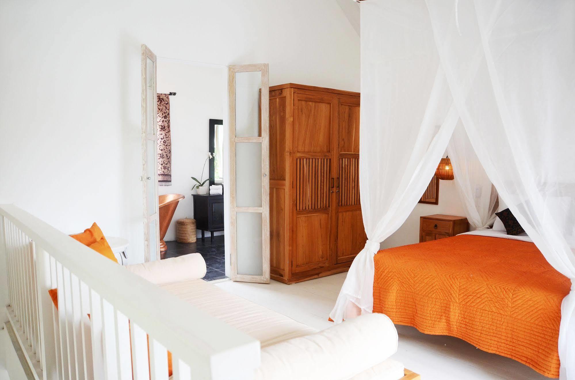 The White 4* Ubud