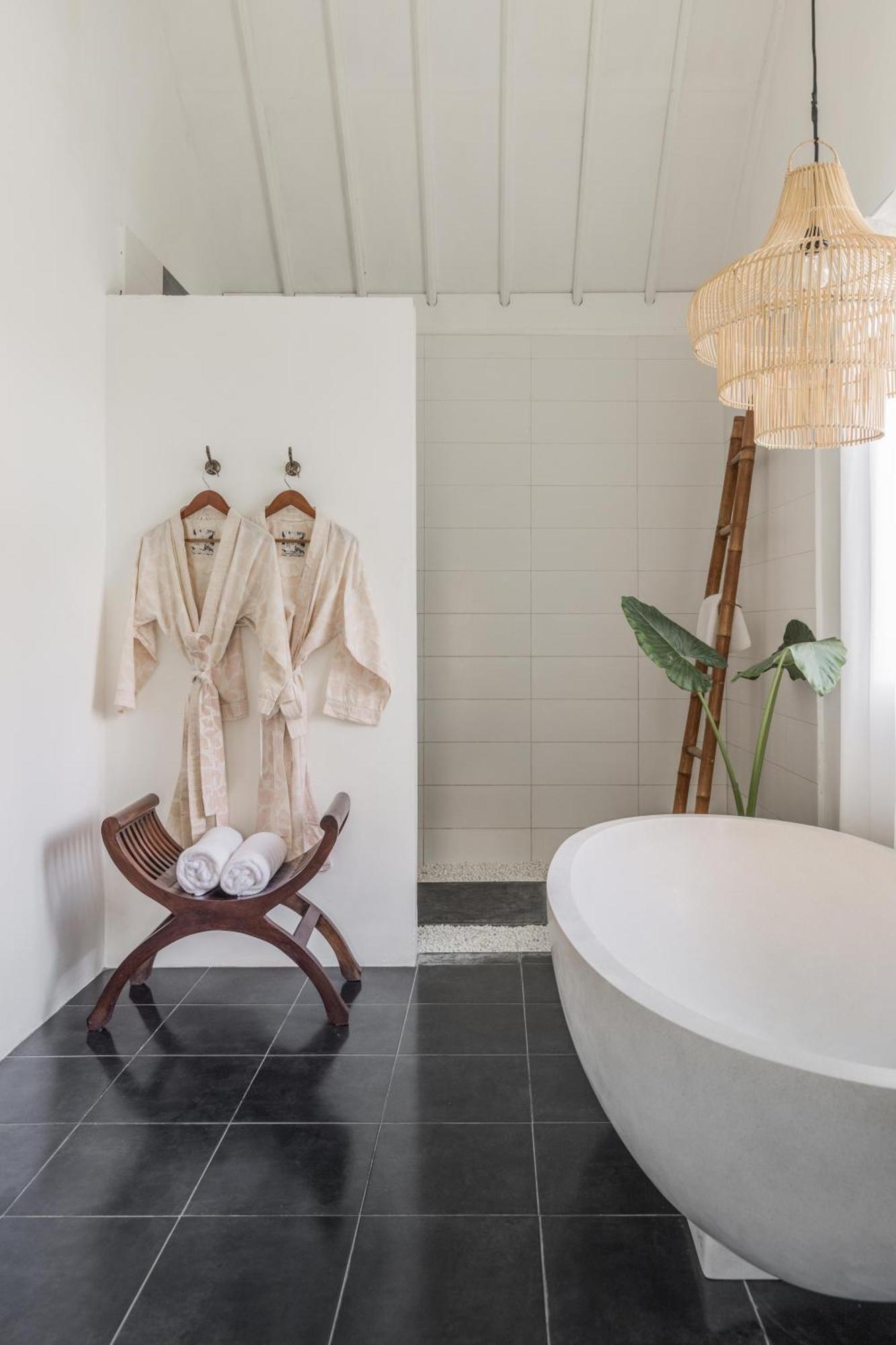 The White 4* Ubud